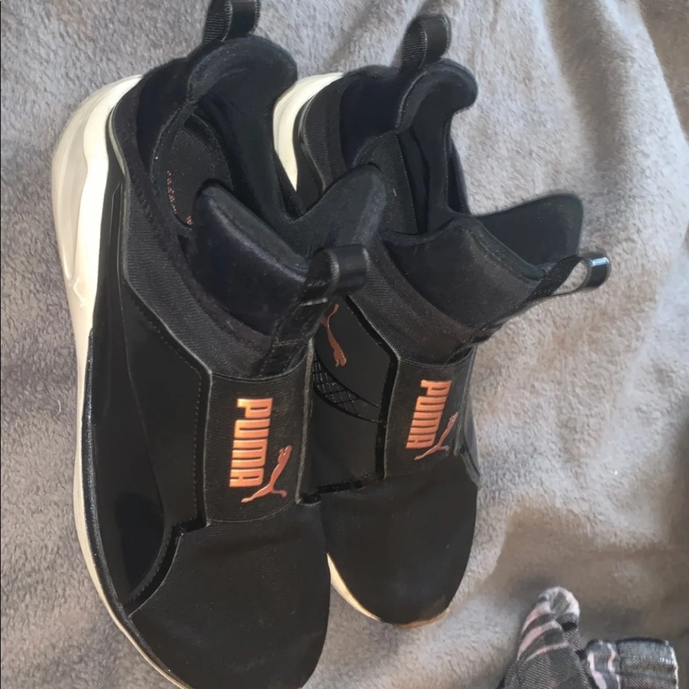 Women’s Puma sneakers